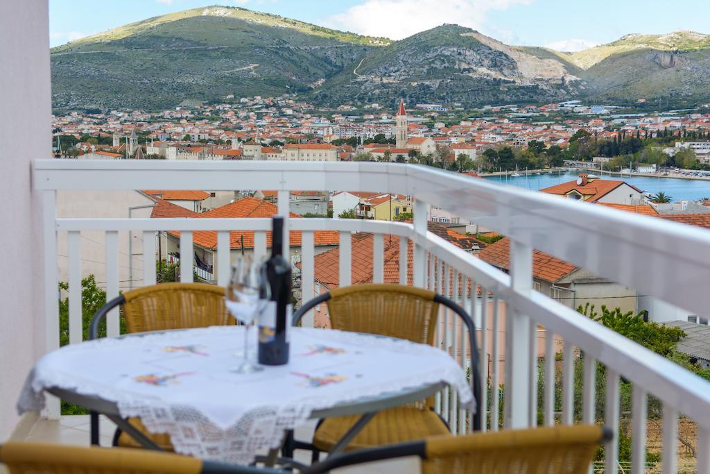 Apartments Mijo Trogir Rom bilde