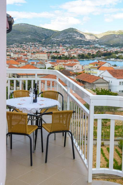 Apartments Mijo Trogir Rom bilde