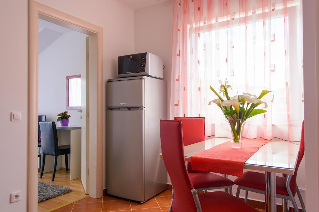 Apartments Mijo Trogir Rom bilde