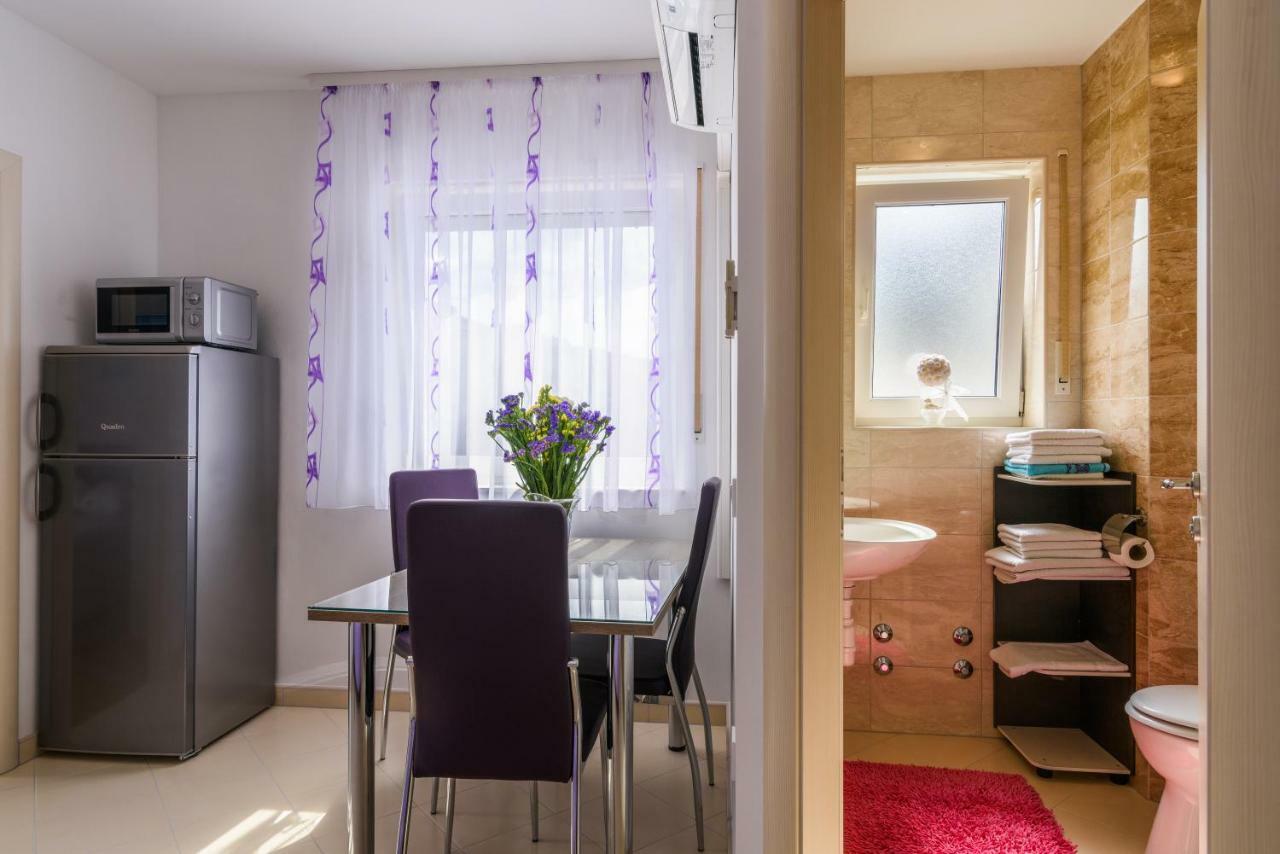 Apartments Mijo Trogir Eksteriør bilde
