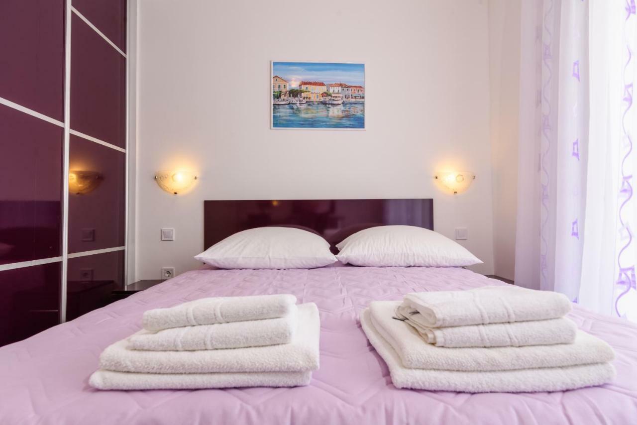 Apartments Mijo Trogir Eksteriør bilde