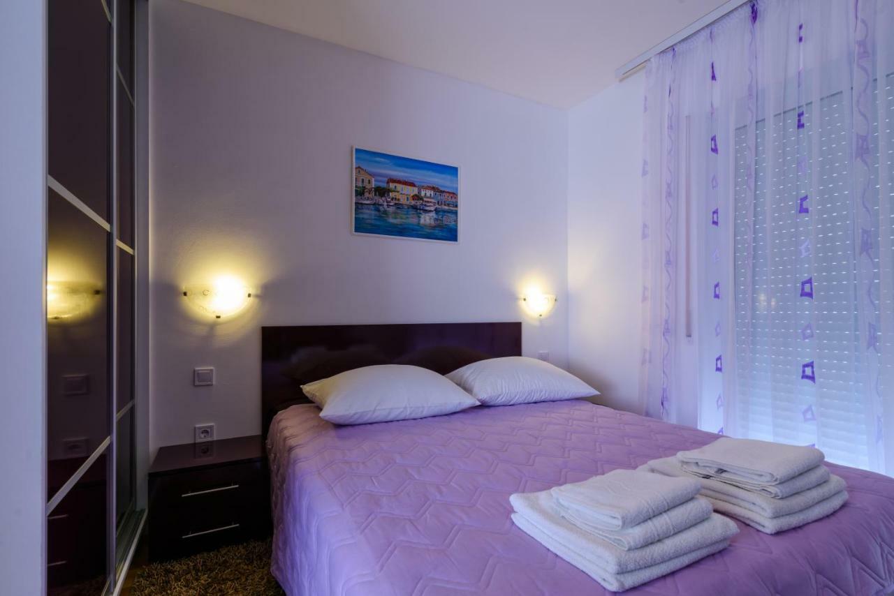 Apartments Mijo Trogir Eksteriør bilde